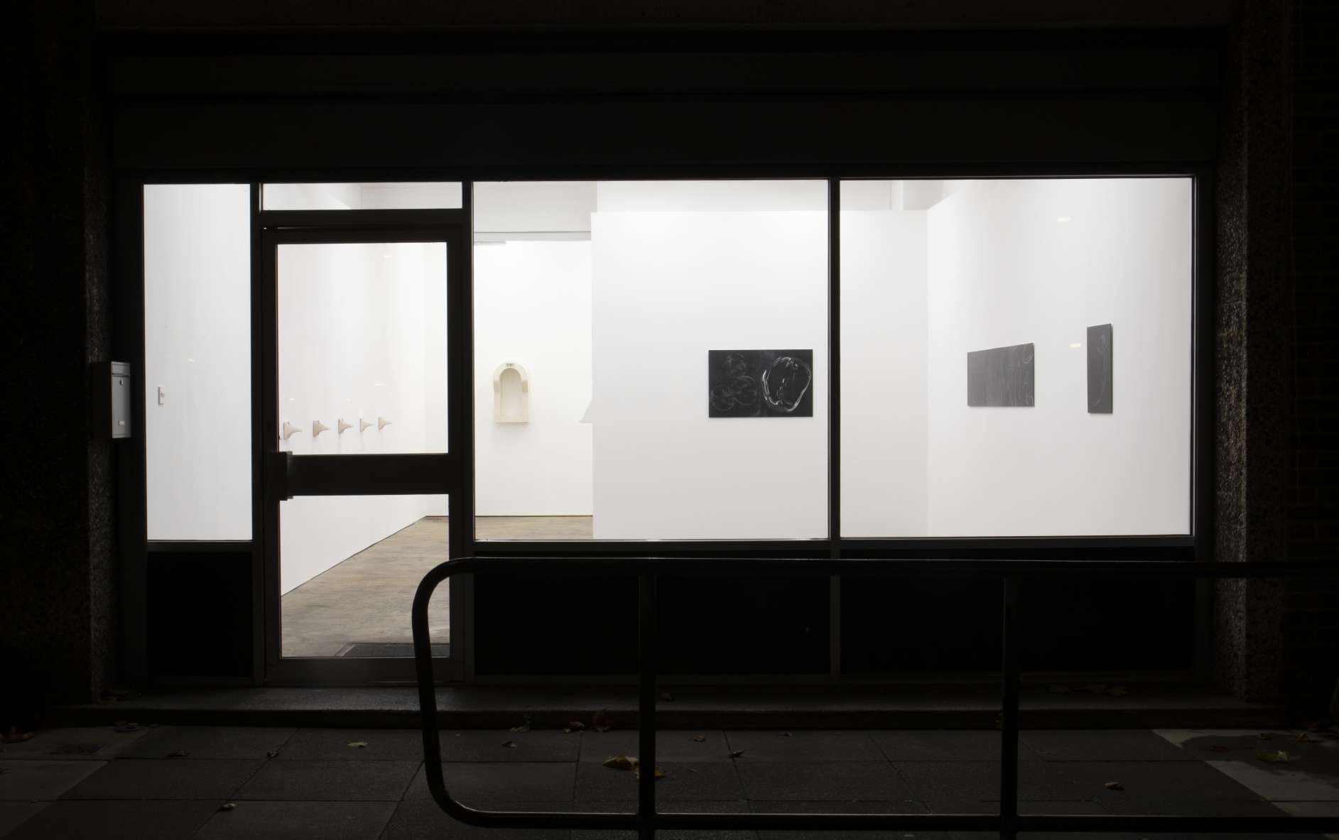 Installation view of Hungry Heart, Darya Diamond's exhibition with Hanna Stiegler at Piloto Pardo, London, 2022.