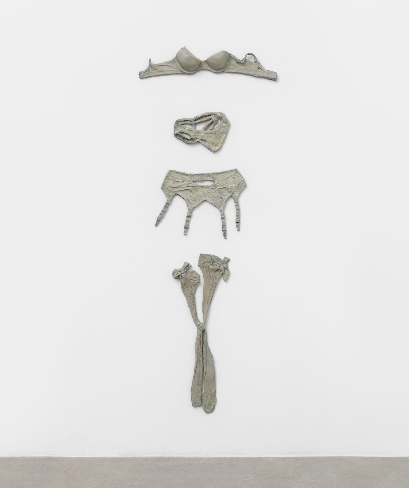 £1950 by Darya Diamond, 2021–23. Bronze and patina.
