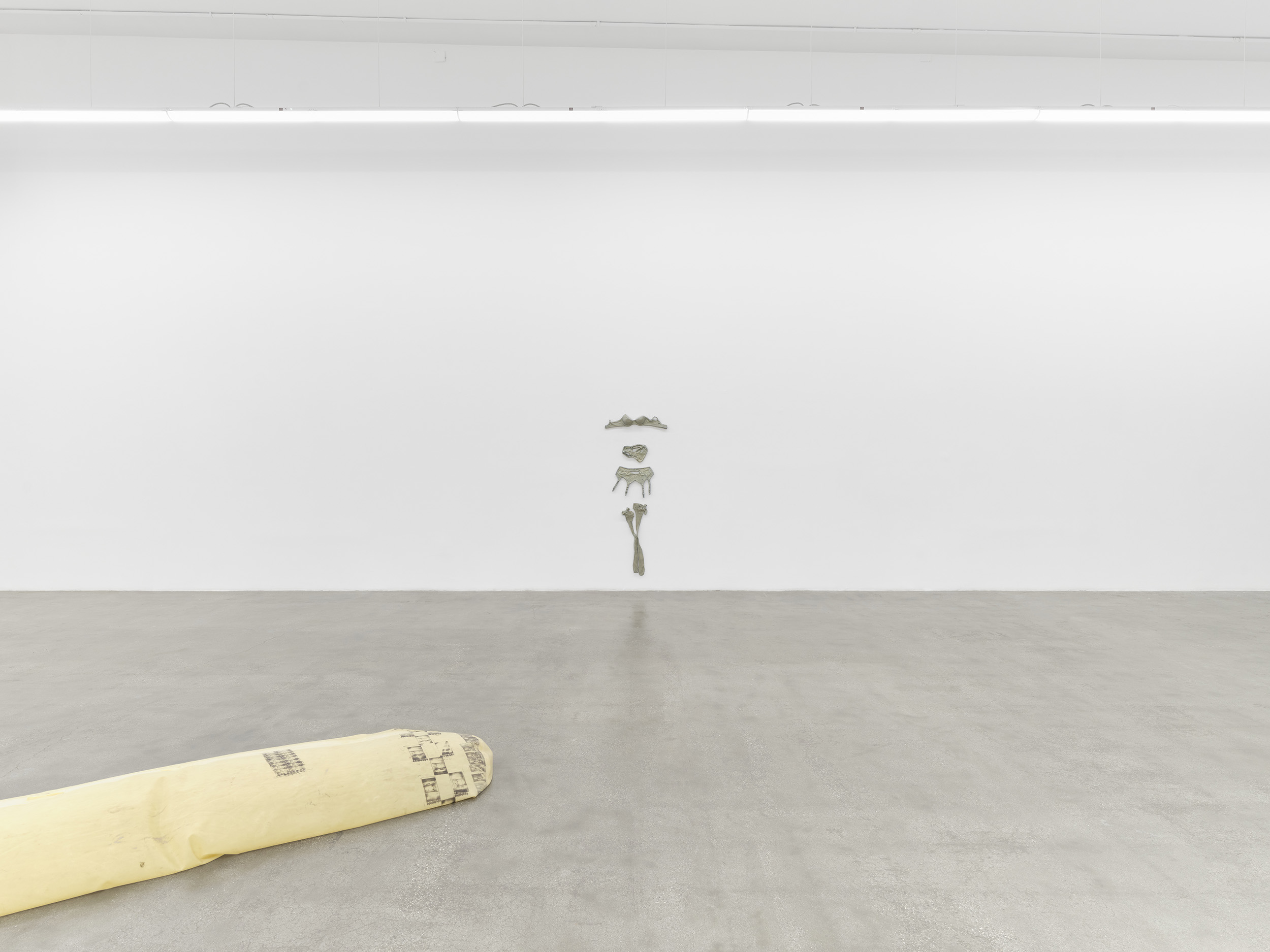 Installation view of Sugar Town, Darya Diamond's exhibition at Sebastian Gladstone, Los Angeles, 2024.